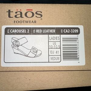 Taos Red sandals